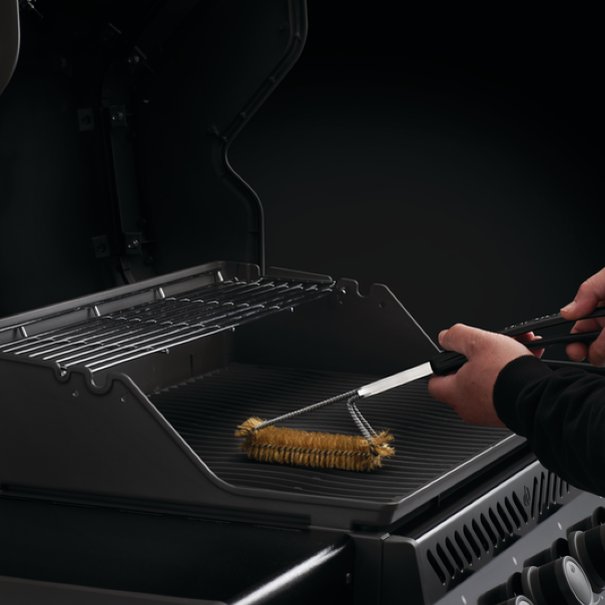 Brosse à gril à trois rangées